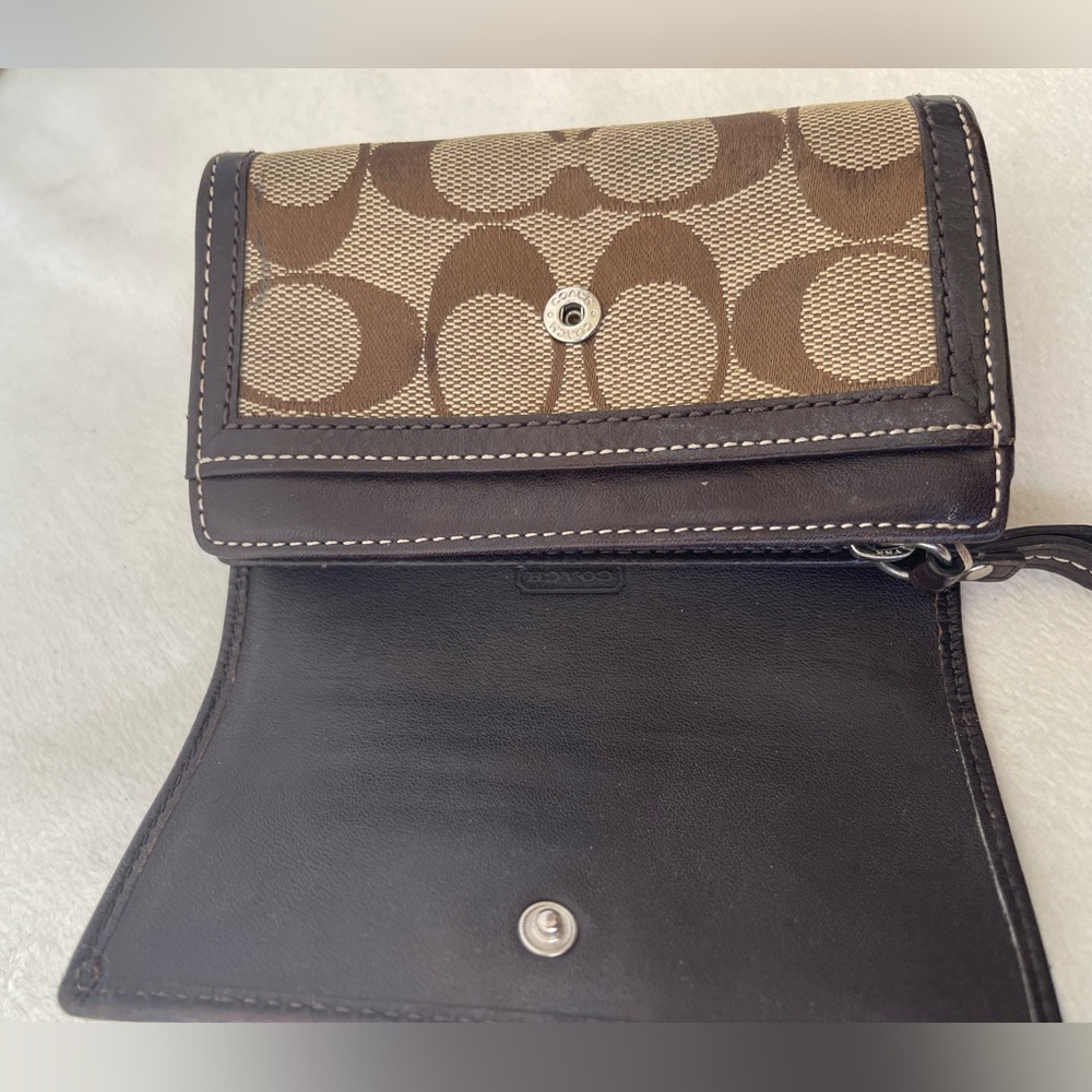 Coach Signature Small Wallet GUC - Picture 3 of 9